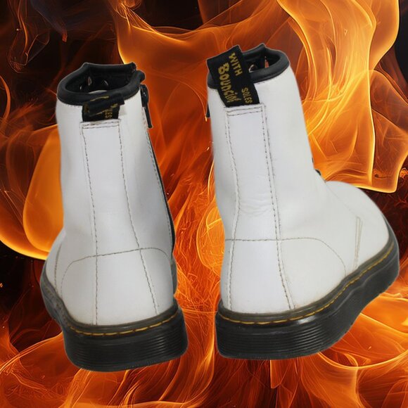 Dr. Martens Zavala White Leather Lace-up Combat Boot, Size 6 (Male 5) - Picture 8 of 11